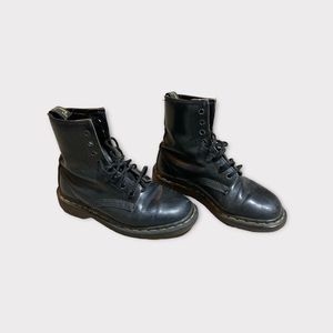 Dr. Martens combat boots sz 6.5/7